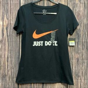 Nike | swoosh T-shirt